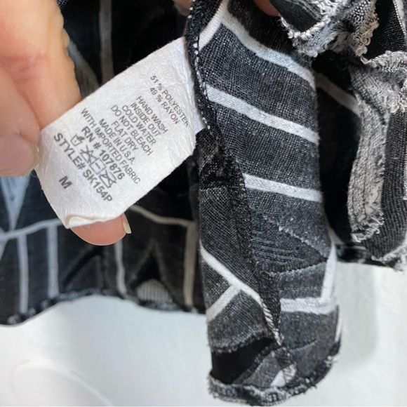 Sun Kim Women’s M 3D Knit Vintage Black Gray Pullover Tunic Flare Top Dress - Picture 6 of 7